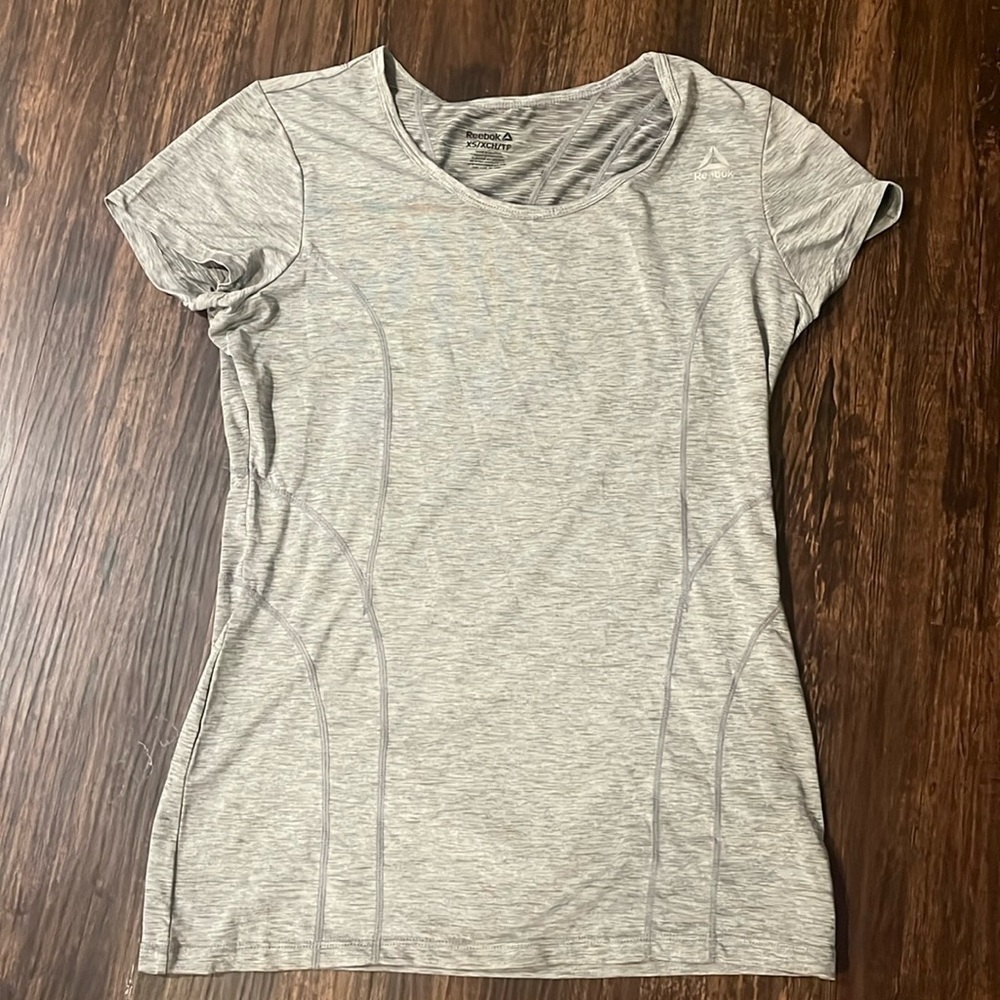Reebok Women Two-Tone T-Shirt Size XS - Picture 2 of 4